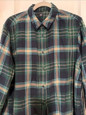 Uniqlo Dark Green and Navy Plaid Button-Down Shirt